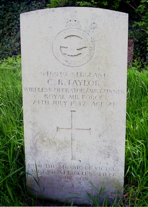 Charles Richard Taylor's grave. Photograpgh reproduced by kind permission of The War Graves Photographic Project